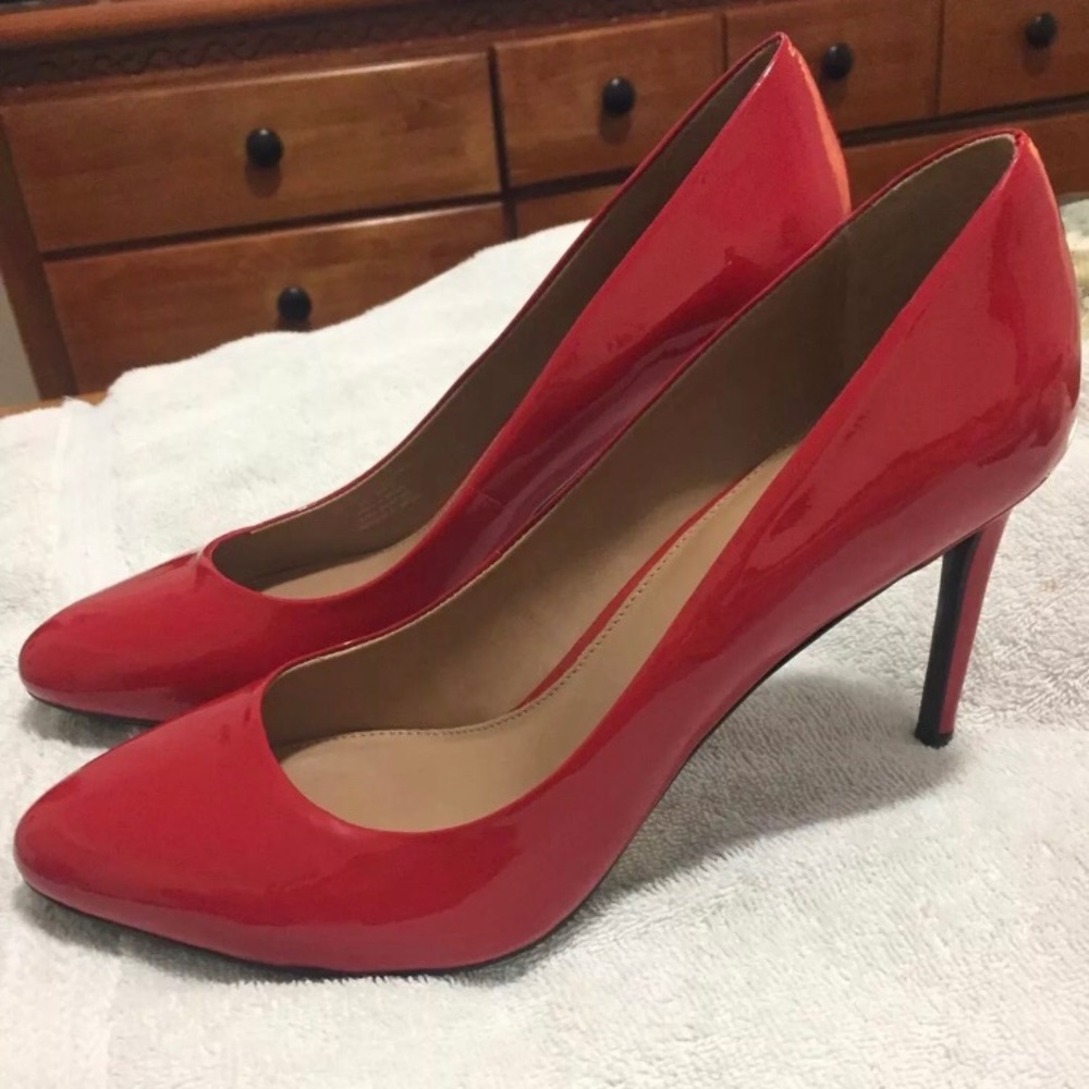 CALVIN KLEIN GaylePatent Leather pointed-toe pumps